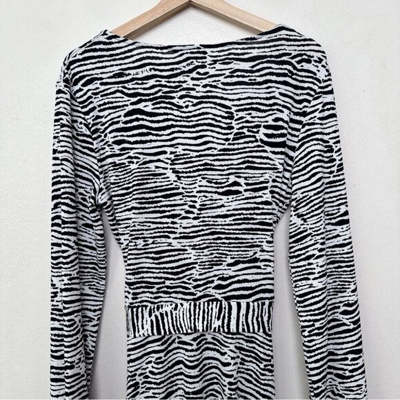 H&M Womens Medium Knee Length Zebra Print Belted Wrap Dress - Picture 9 of 11